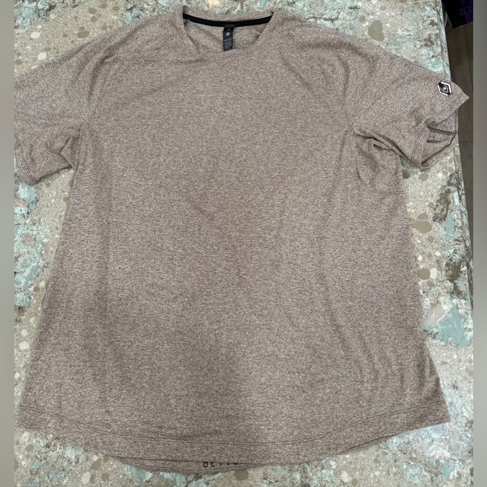 Men’s XXL Lululemon athletica Heathered Brown Short Sleeve Tee